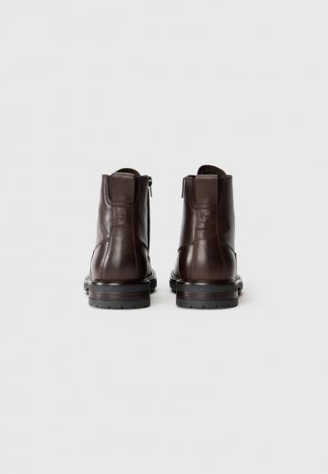 Ботинки на шнуровке