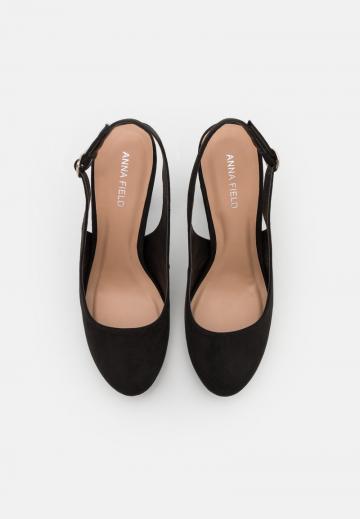 Туфли с ремешком