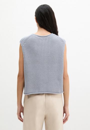 Пуловер без рукавов