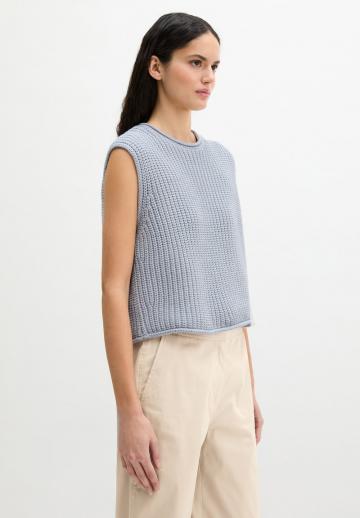 Пуловер без рукавов