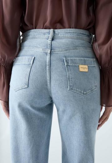 Клешеные джинсы