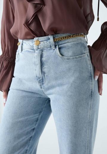 Клешеные джинсы