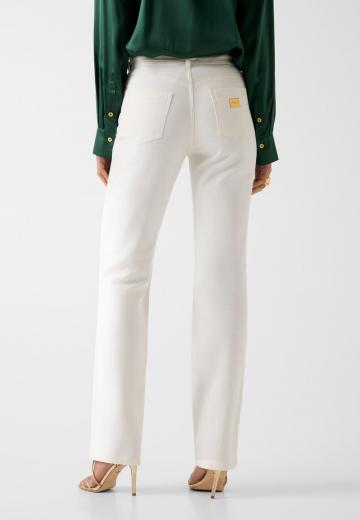 Прямые джинсы