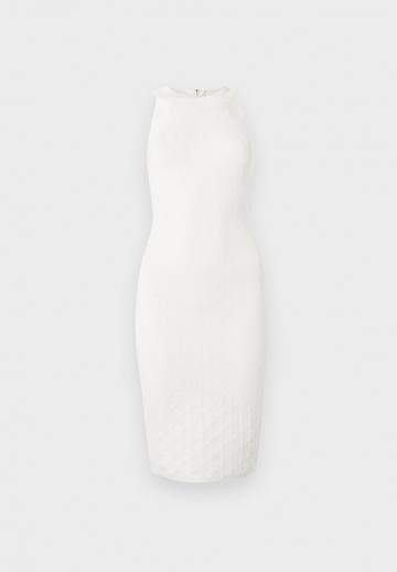 Вязаное платье