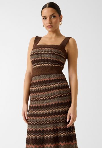 Вязаное платье