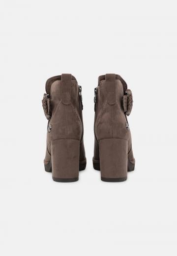 Полусапожки на высоком каблуке