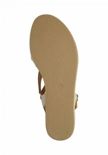 Босоножки на танкетке