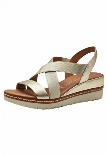 Босоножки на танкетке