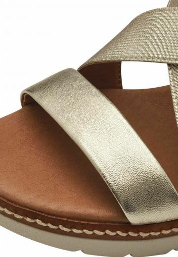 Босоножки на танкетке