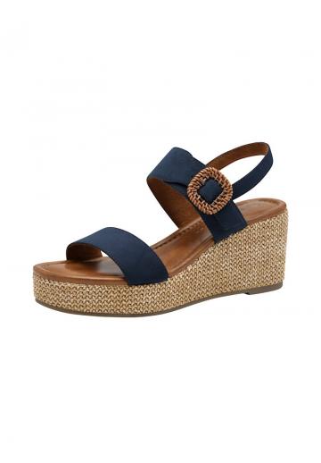 Босоножки на танкетке