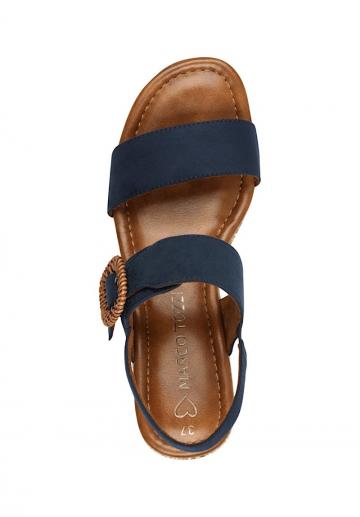 Босоножки на танкетке