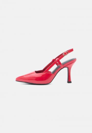Туфли на высоком каблуке