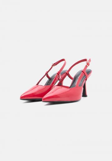 Туфли на высоком каблуке