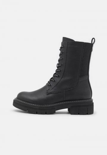 Ботинки на шнуровке