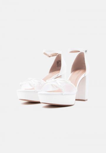 Босоножки на платформе