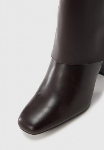 Высокие сапоги