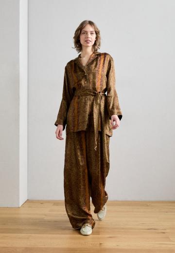 Полуботинки