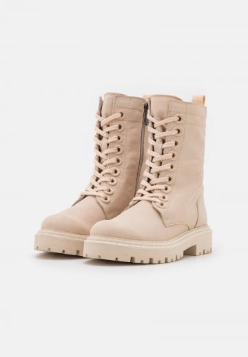 Полусапожки на платформе