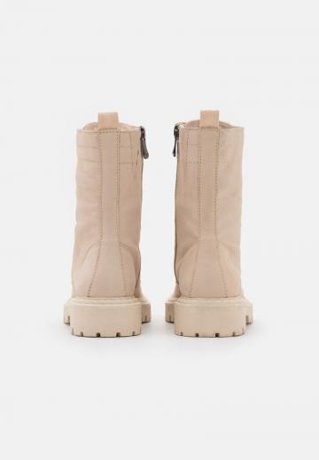 Полусапожки на платформе