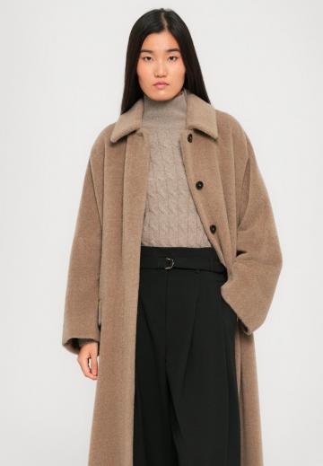 Шерстяное пальто