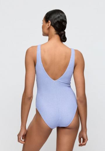 Слитный купальник