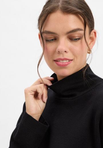 Вязаное платье