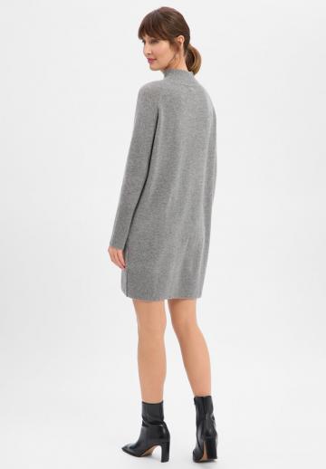 Вязаное платье