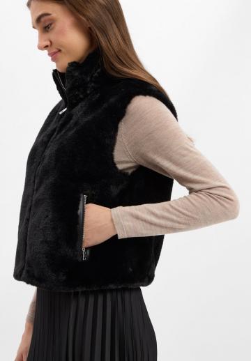 Пуховой жилет