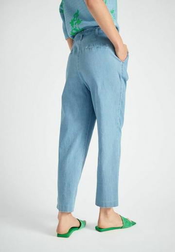 Прямые джинсы