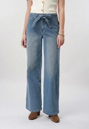 Прямые джинсы