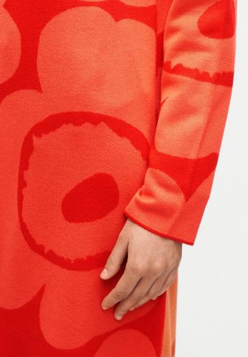 Вязаное платье