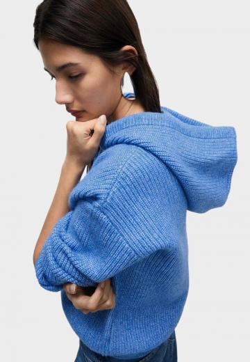 Пуловер с капюшоном