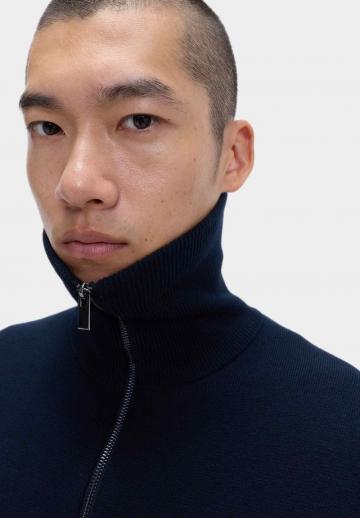 Вязаная кофта