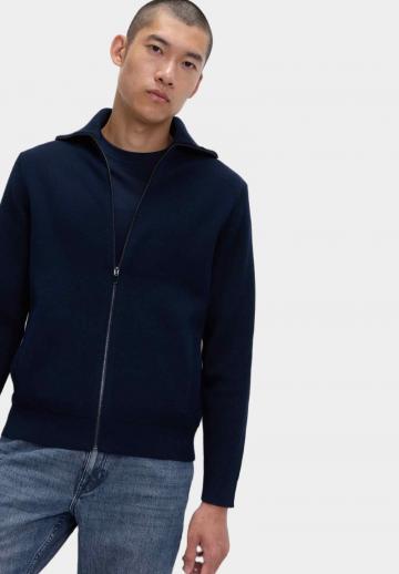 Вязаная кофта