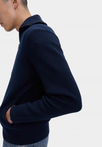 Вязаная кофта