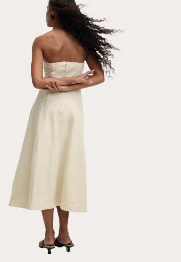 Платье без бретелек