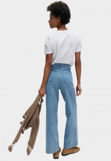 Клешеные джинсы