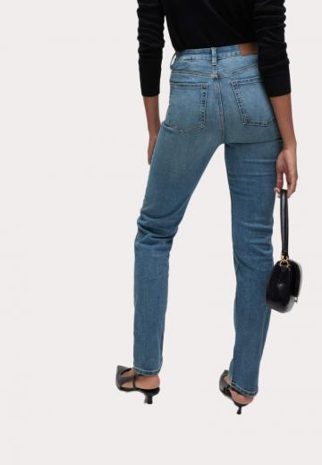 Прямые джинсы