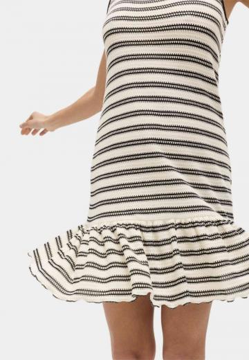 Короткое платье