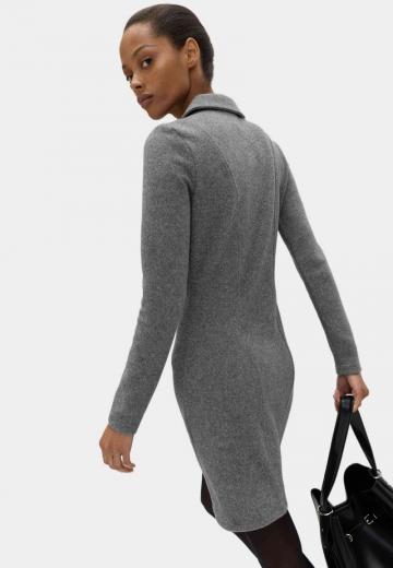 Вязаное платье