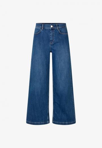 Клешеные джинсы