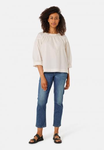 Короткие джинсы