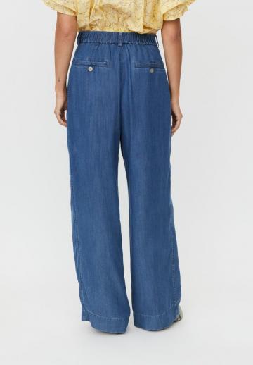 Свободные джинсы