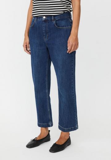 Короткие джинсы