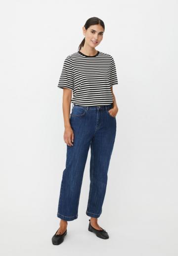 Короткие джинсы