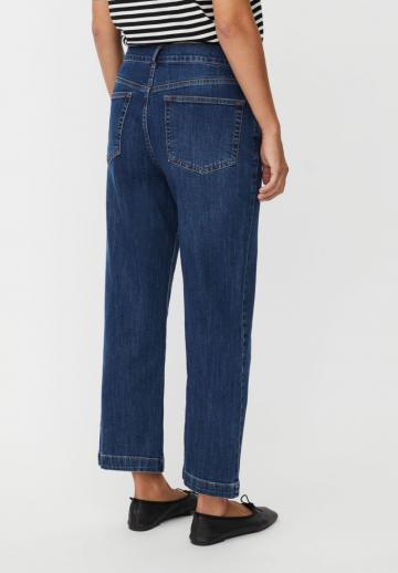 Короткие джинсы