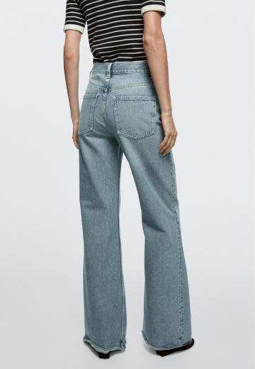 Клешеные джинсы