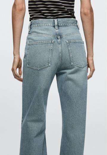 Клешеные джинсы