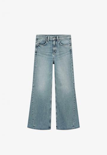 Клешеные джинсы