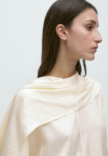 Атласная блузка